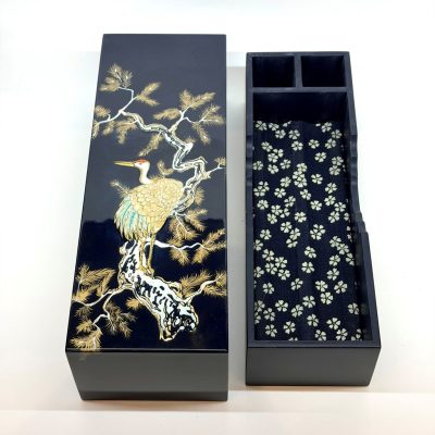 Plumier laqué motif "Grue sur une branche d'arbre japonais"
